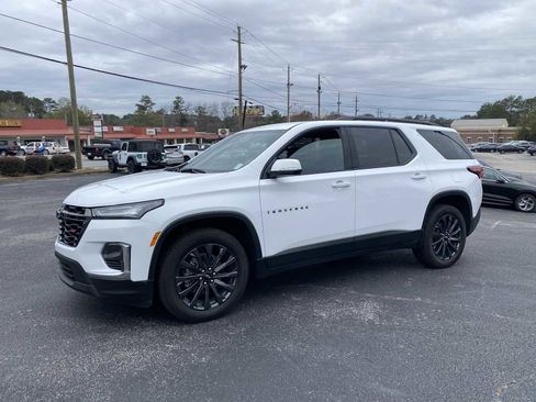 Used 2022 Chevrolet Traverse RS w/ LPO, Floor Liner Package image 9