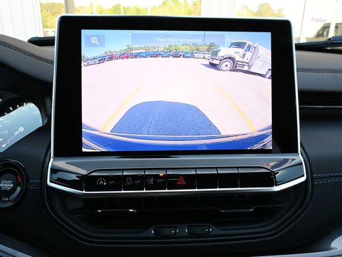 New 2026 Jeep Compass Latitude image 12