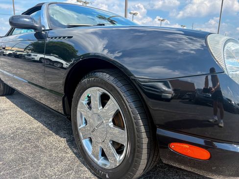 Used 2002 Ford Thunderbird RWD image 17