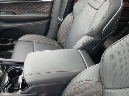 New 2026 Jeep Grand Cherokee L Summit w/ Advanced Protech Group IV AWD/4WD image 19