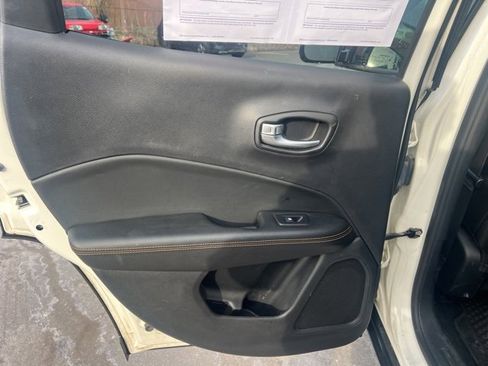 Used 2019 Jeep Compass Limited image 11