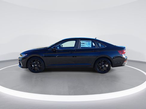 New 2026 Volkswagen Jetta SE image 6