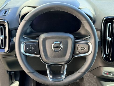 Certified 2023 Volvo XC40 Recharge Ultimate image 15