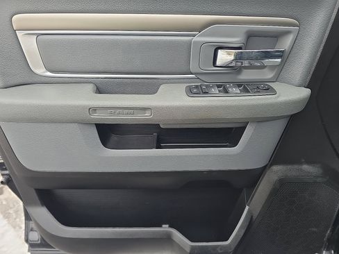 Used 2019 RAM 1500 Classic Warlock image 12