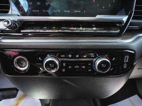 Used 2024 GMC Sierra 1500 Elevation image 28