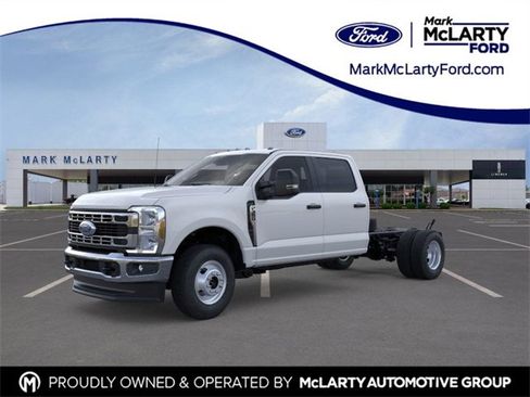 New 2026 Ford F350 XL w/ XL Chrome Package image 1