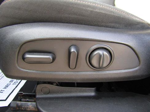 Used 2018 Chevrolet Equinox LT image 11