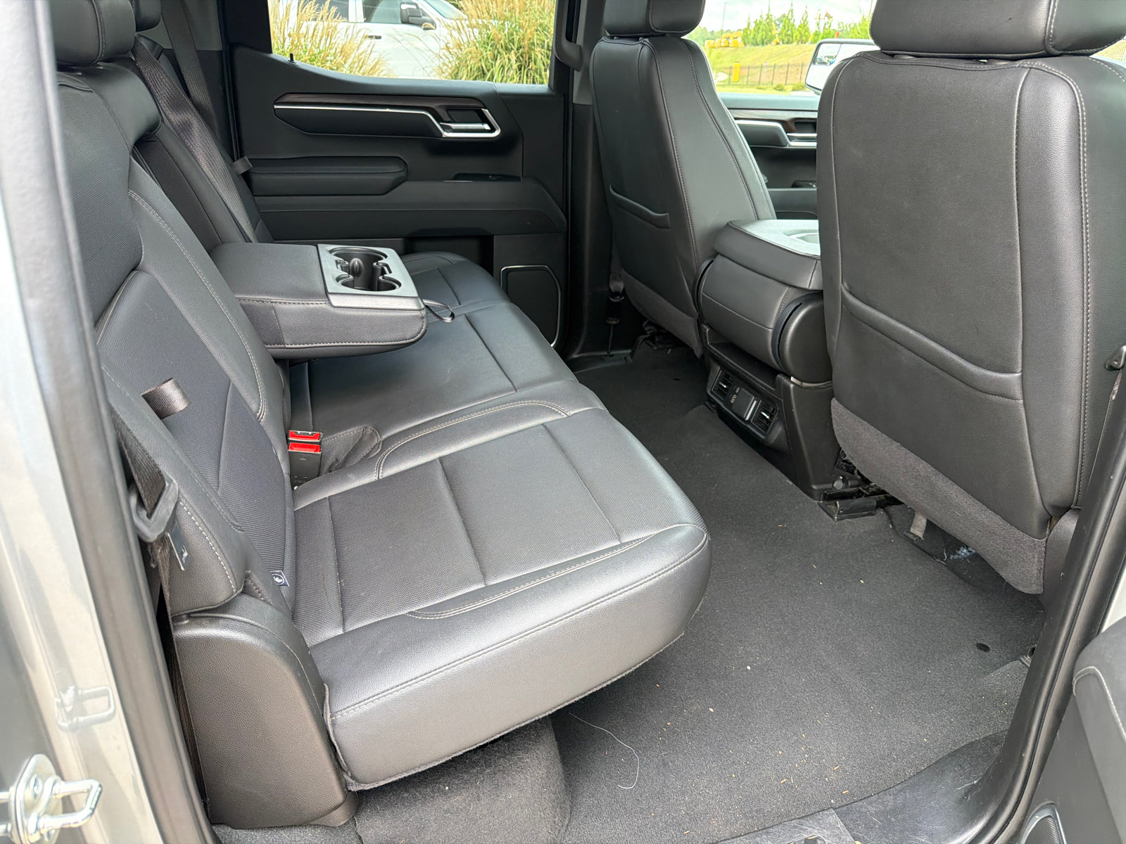 Used 2025 GMC Sierra 1500 SLT AWD/4WD image 18