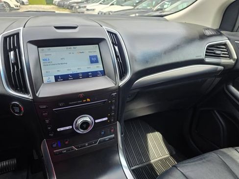 Used 2019 Ford Edge Titanium w/ Equipment Group 301A AWD/4WD image 16