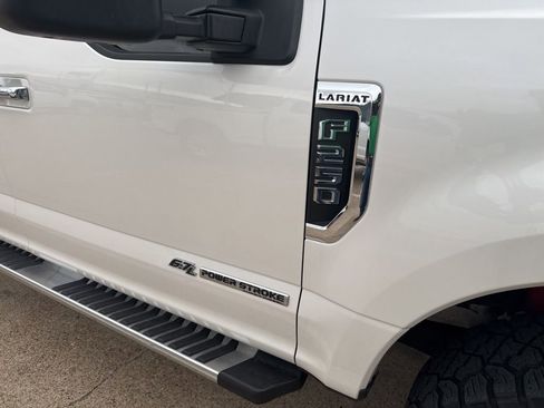 Used 2017 Ford F250 Lariat w/ Chrome Package image 6