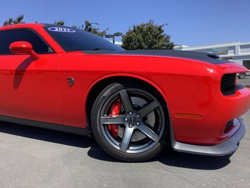 Used 2021 Dodge Challenger SRT Hellcat Redeye image 3