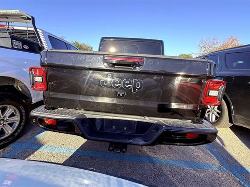 Used 2021 Jeep Gladiator Overland image 7