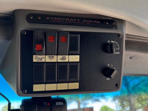Used 2012 Ford E-350 and Econoline 350 Super Duty w/ Shuttle Bus Prep Pkg RWD image 21