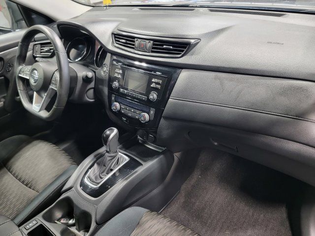Used 2017 Nissan Rogue SV w/ Midnight Edition Package AWD/4WD image 16