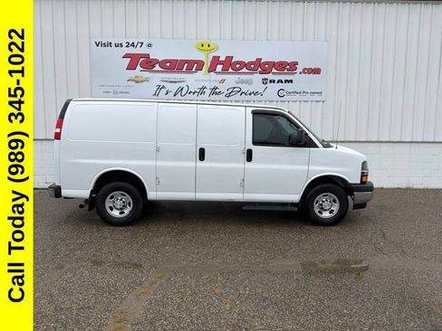 Used 2019 Chevrolet Express 3500 w/ Driver Convenience Package RWD image 1