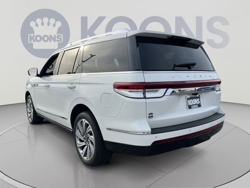 Used 2023 Lincoln Navigator Reserve AWD/4WD image 14