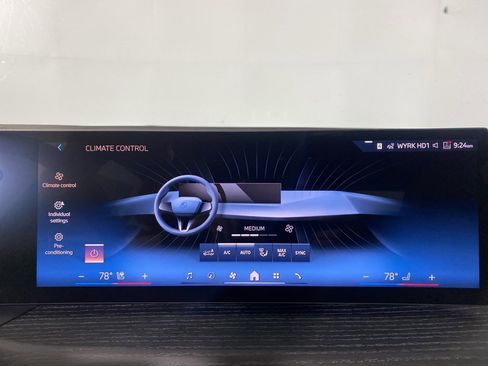 New 2025 BMW 330i xDrive Sedan w/ Convenience Package image 14