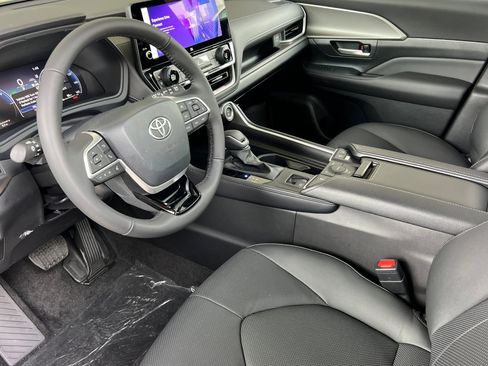 New 2026 Toyota Grand Highlander AWD Hybrid image 9