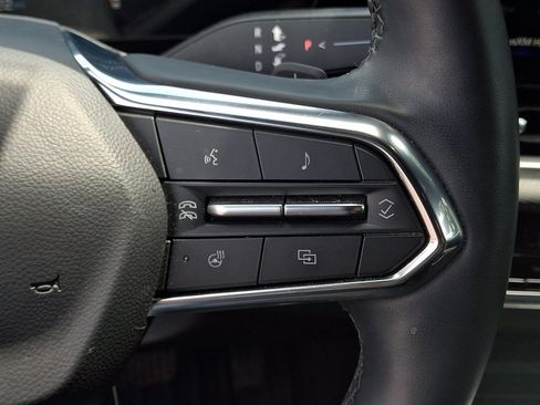 Used 2025 Chevrolet Equinox LT AWD/4WD image 22