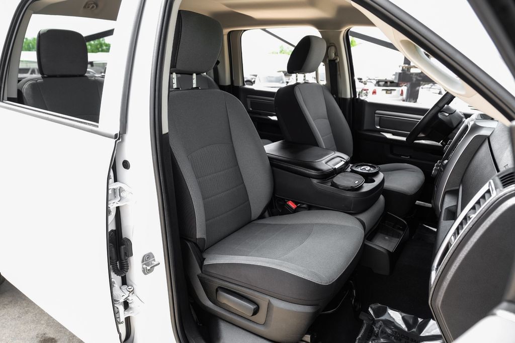Used 2022 RAM 1500 Classic SLT RWD image 30