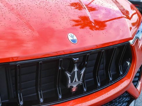 Used 2023 Maserati Levante F Tributo image 5