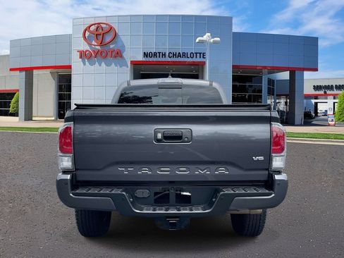 Used 2022 Toyota Tacoma TRD Off-Road w/ Technology Package AWD/4WD image 7