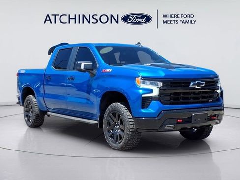 Used 2024 Chevrolet Silverado 1500 LT Trail Boss w/ LT Trail Boss Premium Package AWD/4WD image 3