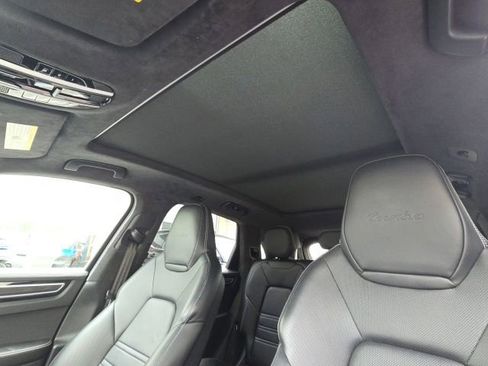 Used 2023 Porsche Cayenne Turbo AWD/4WD image 20