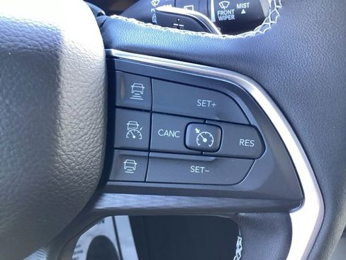 New 2025 Jeep Grand Cherokee L Altitude image 35