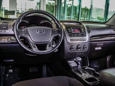 Used 2014 Kia Sorento LX FWD image 15