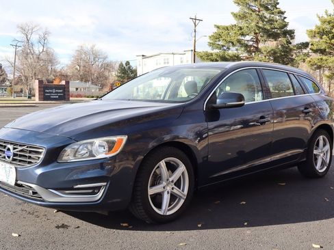 Used 2015 Volvo V60 T5 Premier image 11