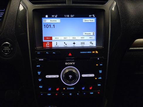 Used 2017 Ford Explorer Limited w/ Equipment Group 301A FWD image 25