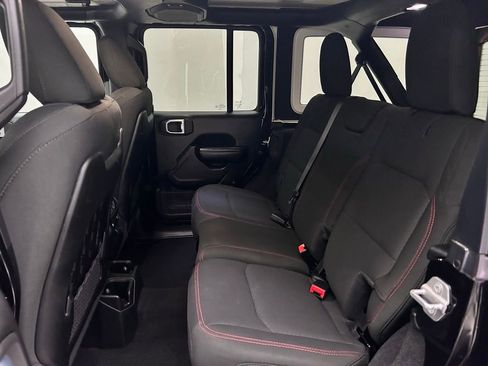 Certified 2021 Jeep Wrangler Unlimited Rubicon w/ Xtreme Recon 35" Tire Package image 20