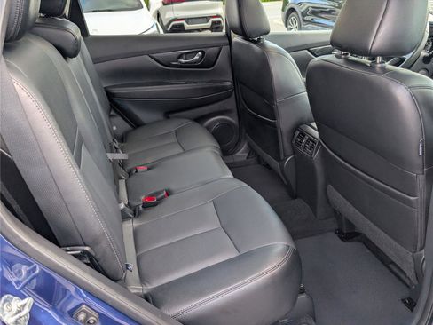 Used 2017 Nissan Rogue SL w/ SL Premium Package AWD/4WD image 12