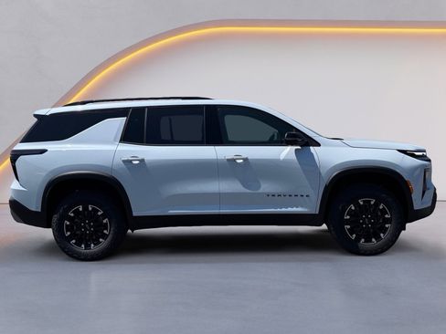 New 2026 Chevrolet Traverse Z71 w/ Enhanced Driving Package AWD/4WD image 2