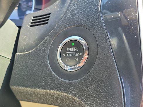 Used 2018 Ford Explorer Limited image 28