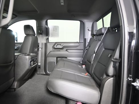 Used 2025 Chevrolet Silverado 3500 LTZ w/ LTZ Convenience Package AWD/4WD image 17
