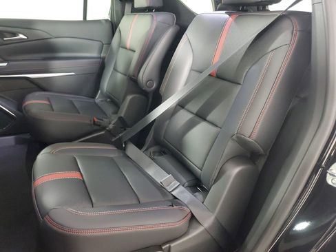New 2026 Chevrolet Traverse RS w/ LPO, Floor Liner Package FWD image 17