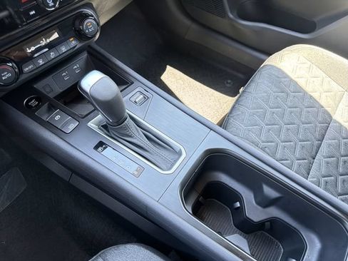 Used 2026 Nissan Kicks SV FWD image 19