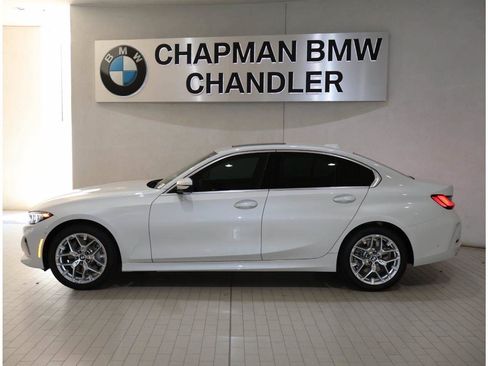 Used 2026 BMW 330i Sedan w/ Convenience Package RWD image 3