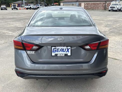 Used 2025 Nissan Altima 2.5 SV image 11