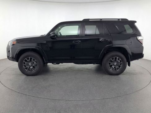 Used 2025 Toyota 4Runner SR5 image 5