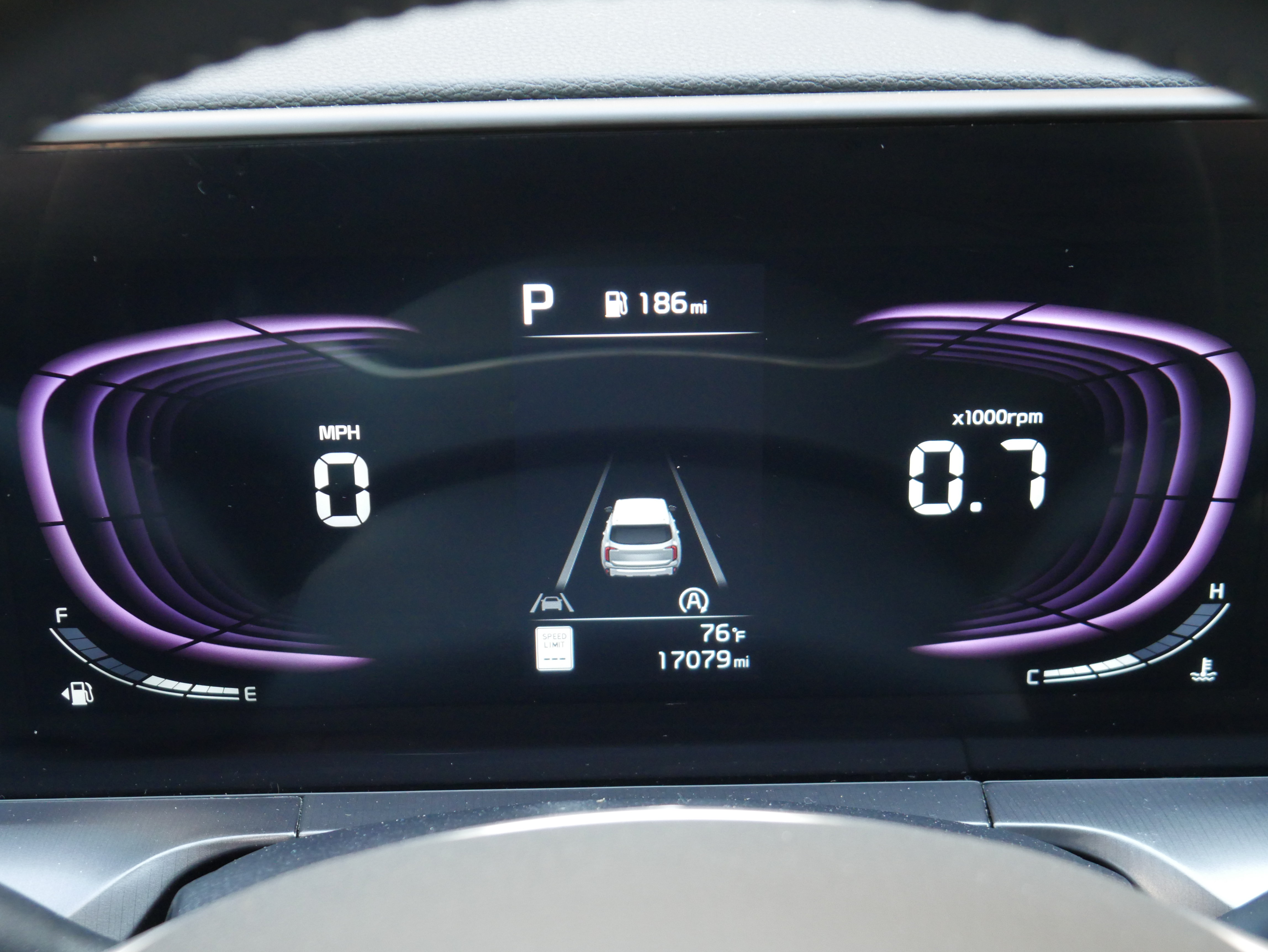 Certified 2025 Kia Telluride LX FWD image 33