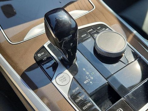 Used 2022 BMW X5 xDrive40i w/ Parking Assistance Package image 16