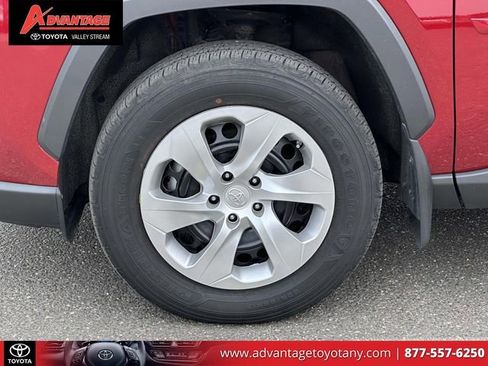 Used 2023 Toyota RAV4 LE AWD/4WD image 11