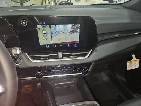 New 2026 Chevrolet Equinox LT w/ Convenience Package II image 14