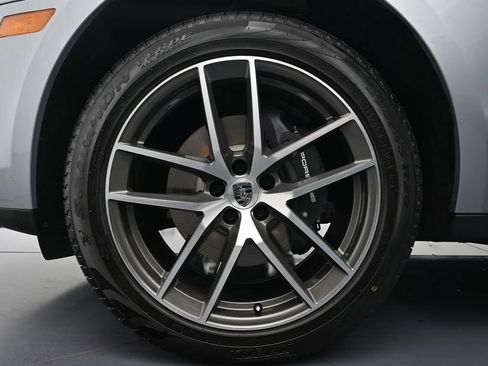 Certified 2026 Porsche Macan AWD/4WD image 26