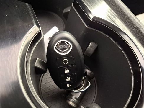 Used 2021 Nissan Rogue SV AWD/4WD image 17
