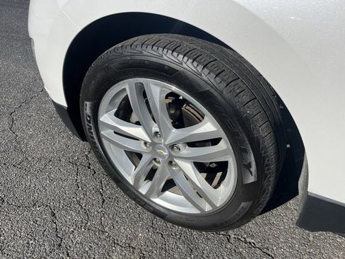 Used 2018 Chevrolet Equinox Premier image 25