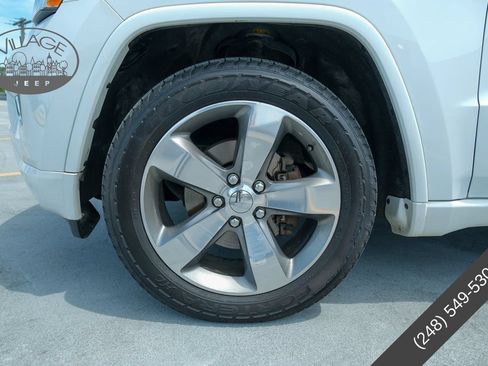 Used 2015 Jeep Grand Cherokee Overland AWD/4WD image 9
